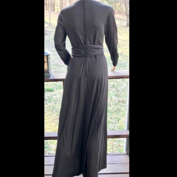 ▪️VTG▪️UNION MADE ▪️ILGWU▪️60’s 70’s Black Draped Knotted Belt Sateen Maxi Dress - Picture 2 of 8